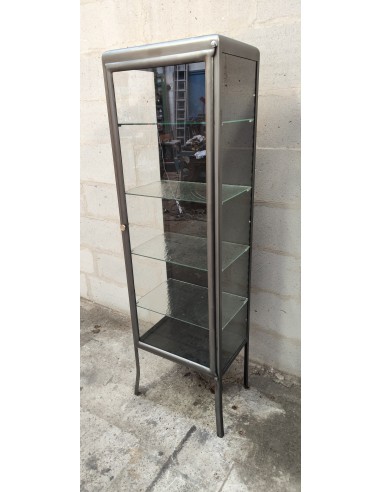 Ancienne vitrine médicale une porte...